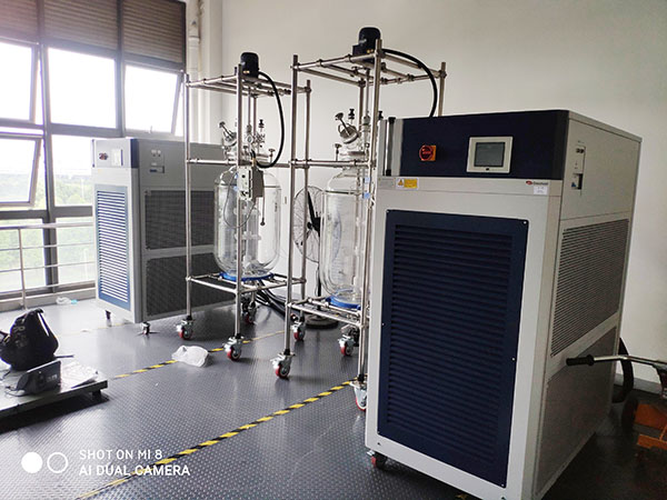 玻璃反應釜能耐多少度的高溫？