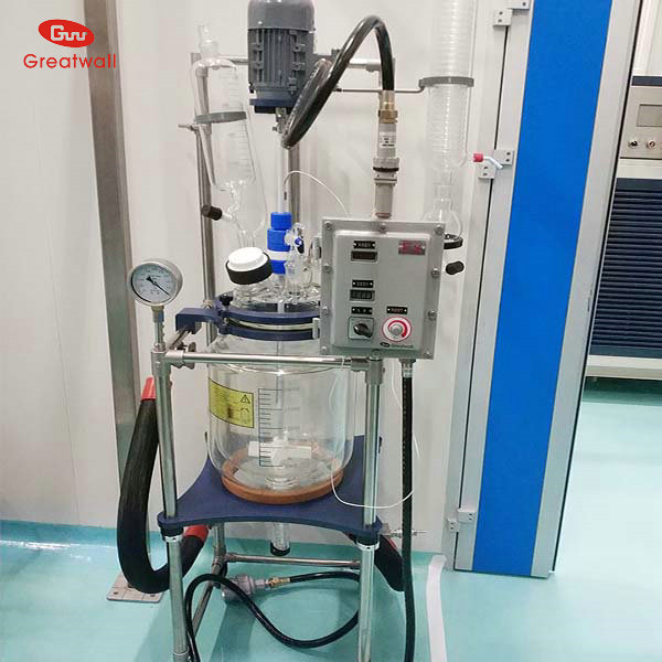 雙層玻璃反應(yīng)釜怎么使用?